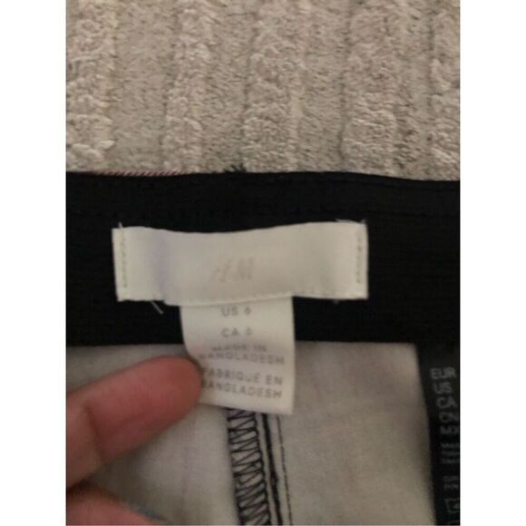 H&M Women’s Red Black Cream Pull On Legging Style Pants SZ 6 - Picture 9 of 12